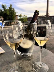 Champagne bar sante tampere