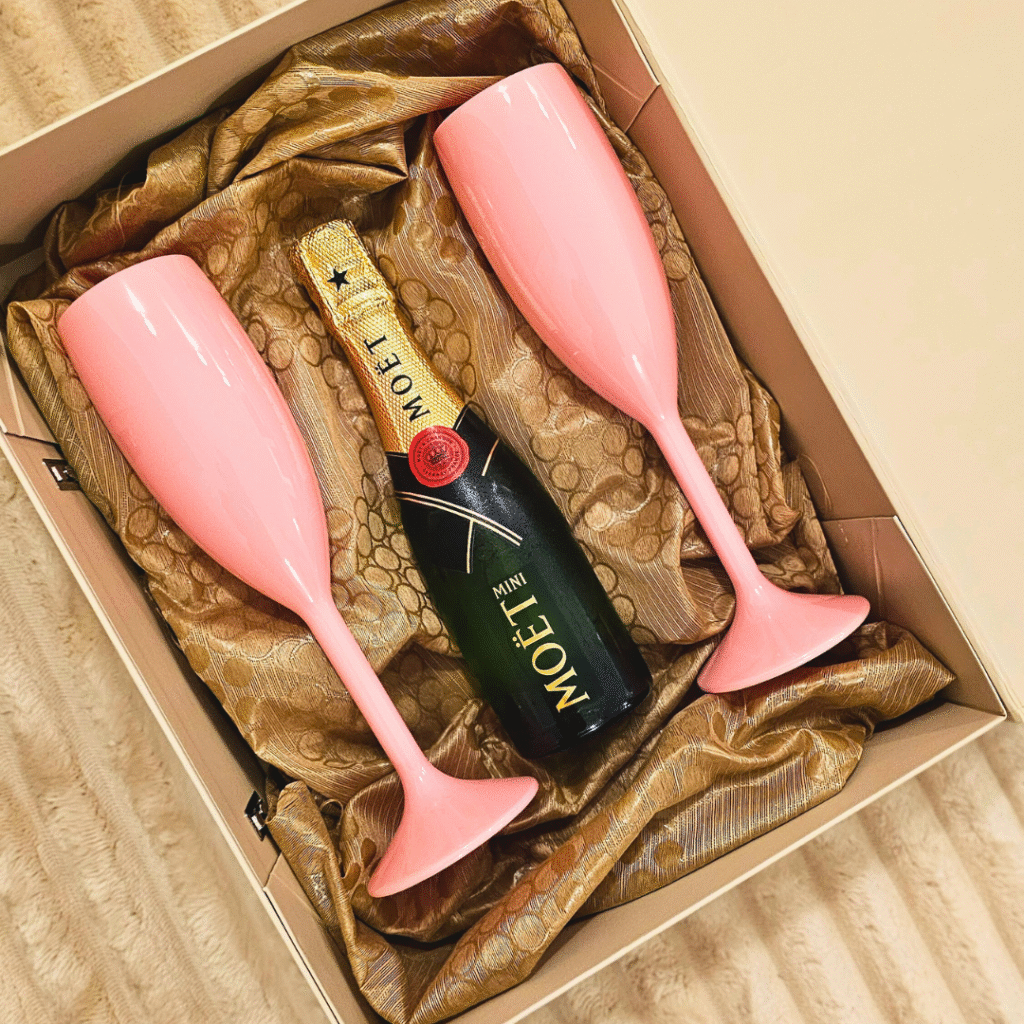 Champagne gift box with pink flutes 20cl