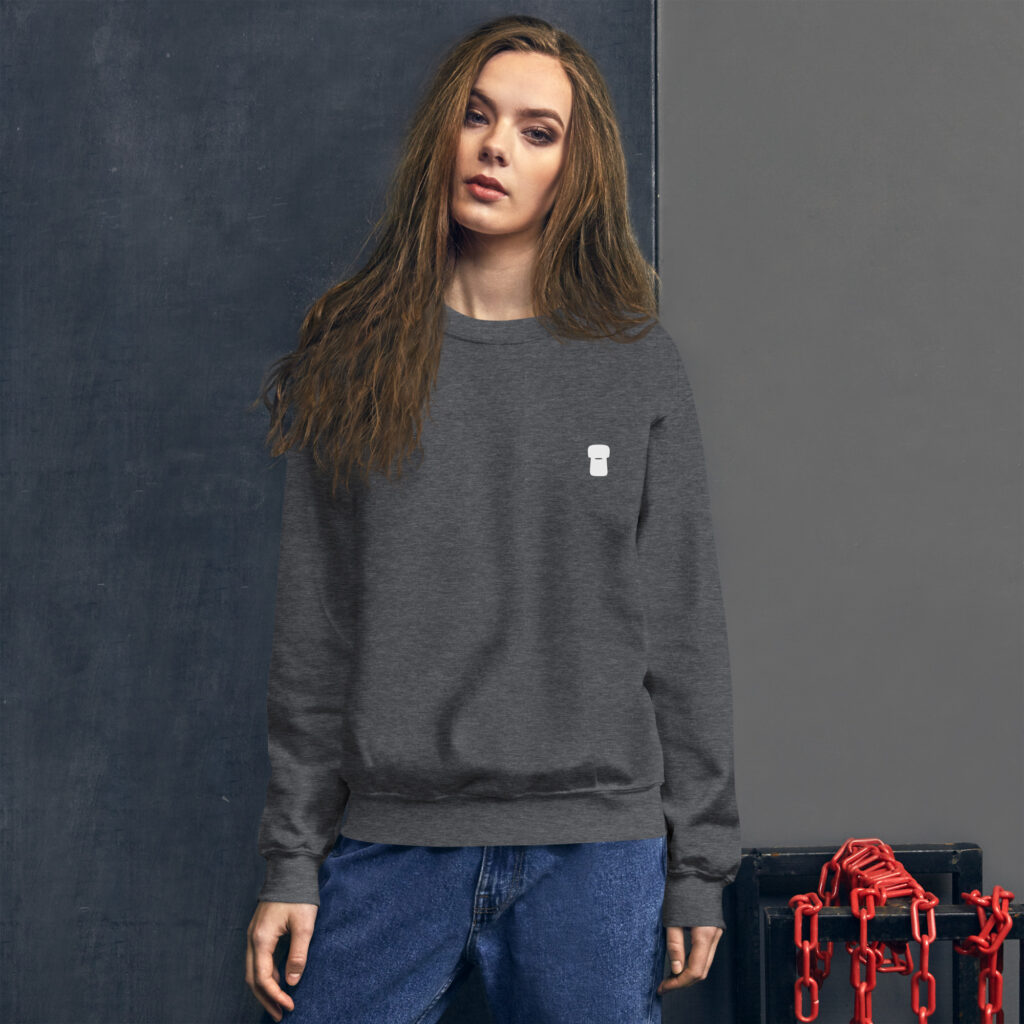 [EN] Black sweatshirt with a champagne cork on the left chest and “ICON – It’s champagne or nothing” text with a champagne bottle on the back [EE] Must dressipluus, millel vasakul rinnal šampanjakork ja seljal tekst “ICON – It’s champagne or nothing” koos šampanjapudeli kujutisega