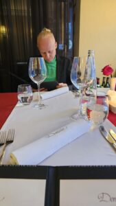 Dominic tallinn champagne siim