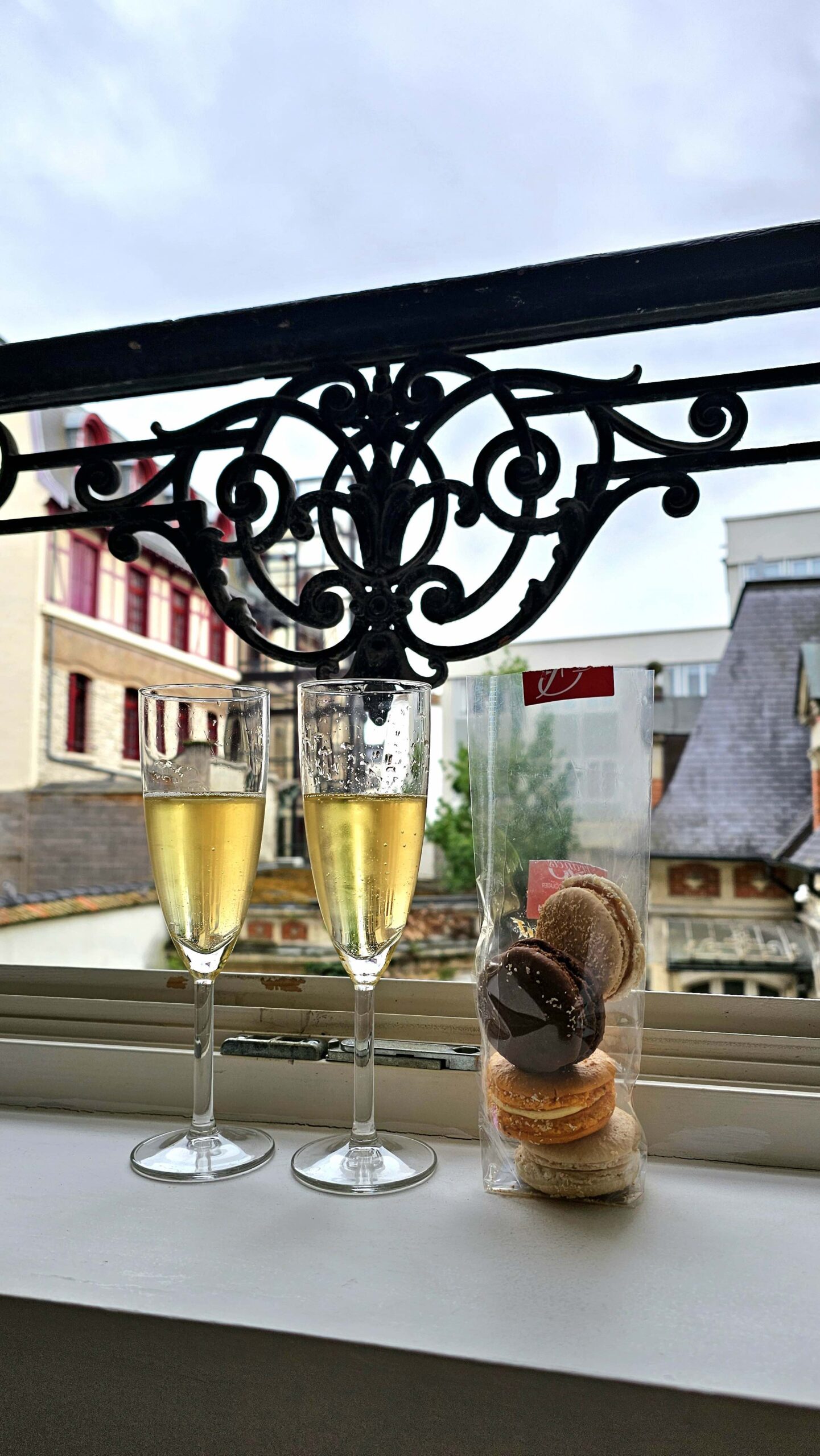 champagne tornay and macrons