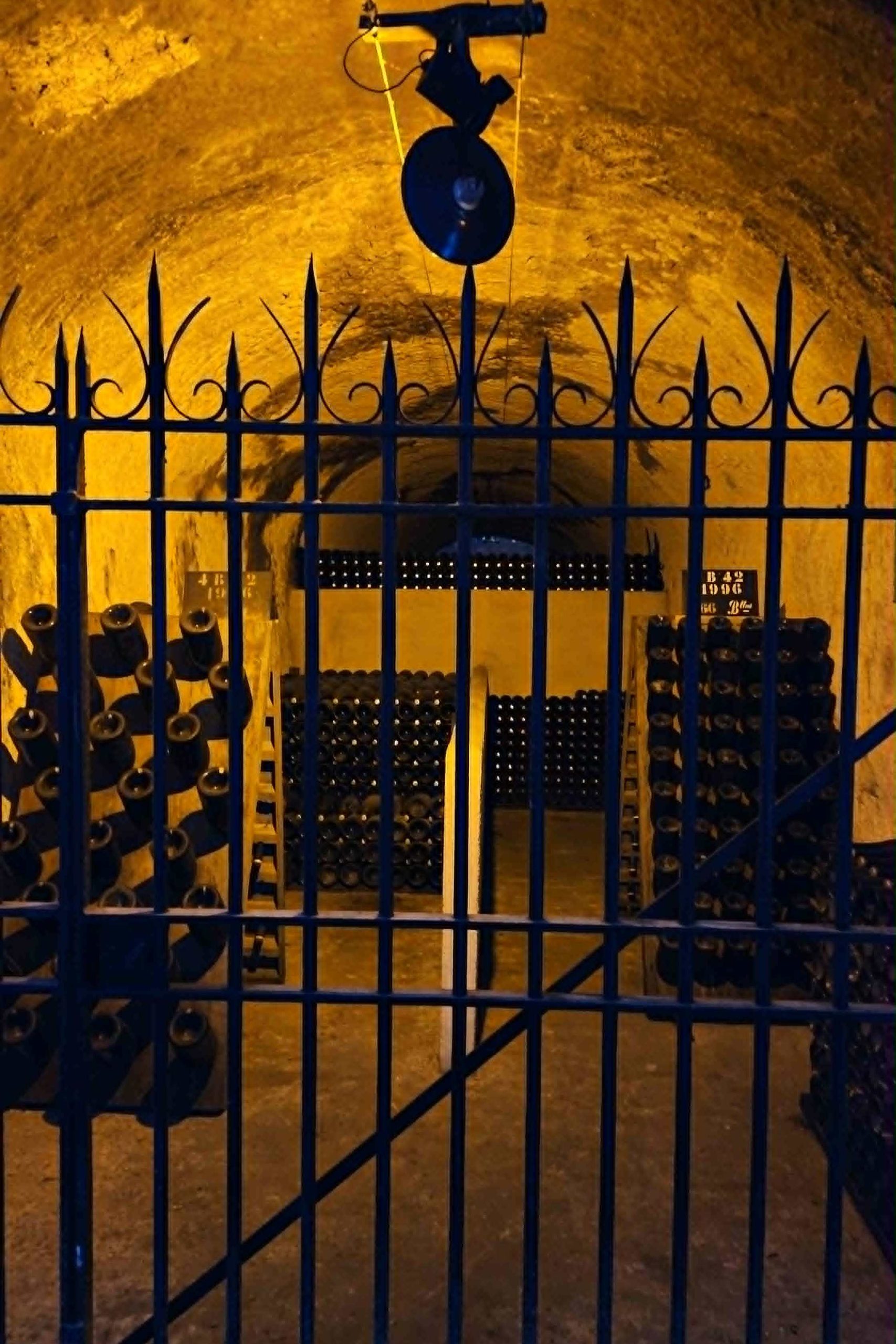 Champagne Pommery Celllar Tour Reims